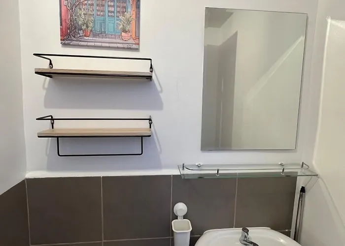 Near Vista Mall Taguig Bgc With Overlooking Veranda Netflix Prime Hbo Max And Pay Parking 18th Apartamento *