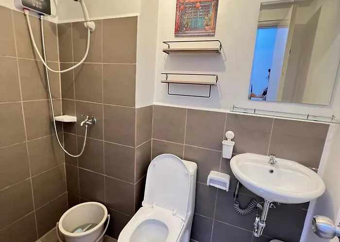 Near Vista Mall Taguig Bgc With Overlooking Veranda Netflix Prime Hbo Max And Pay Parking 18th *