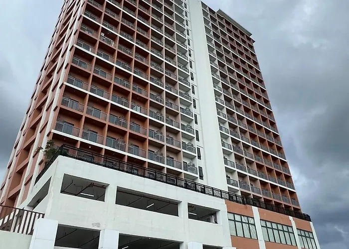 Apartamento Near Vista Mall Taguig Bgc With Overlooking Veranda Netflix Prime Hbo Max And Pay Parking 18th