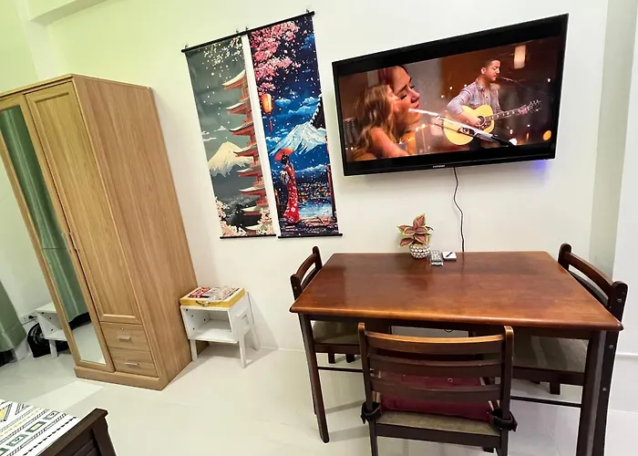 Apartamento Near Vista Mall Taguig Bgc With Overlooking Veranda Netflix Prime Hbo Max And Pay Parking 18th Manila