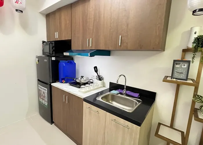 Near Vista Mall Taguig Bgc With Overlooking Veranda Netflix Prime Hbo Max And Pay Parking 18th